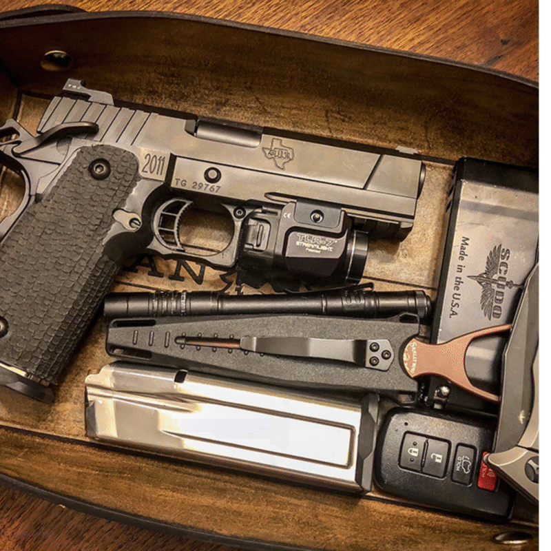 Why a Leather EDC Tray is the Ultimate Gentleman’s Accessory